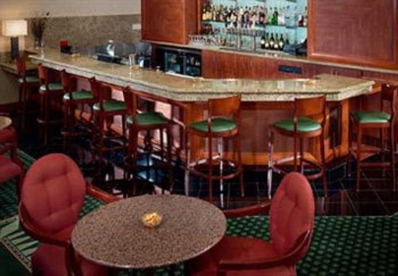 Courtyard By Marriott Oxnard/Ventura Hotel Restaurant photo