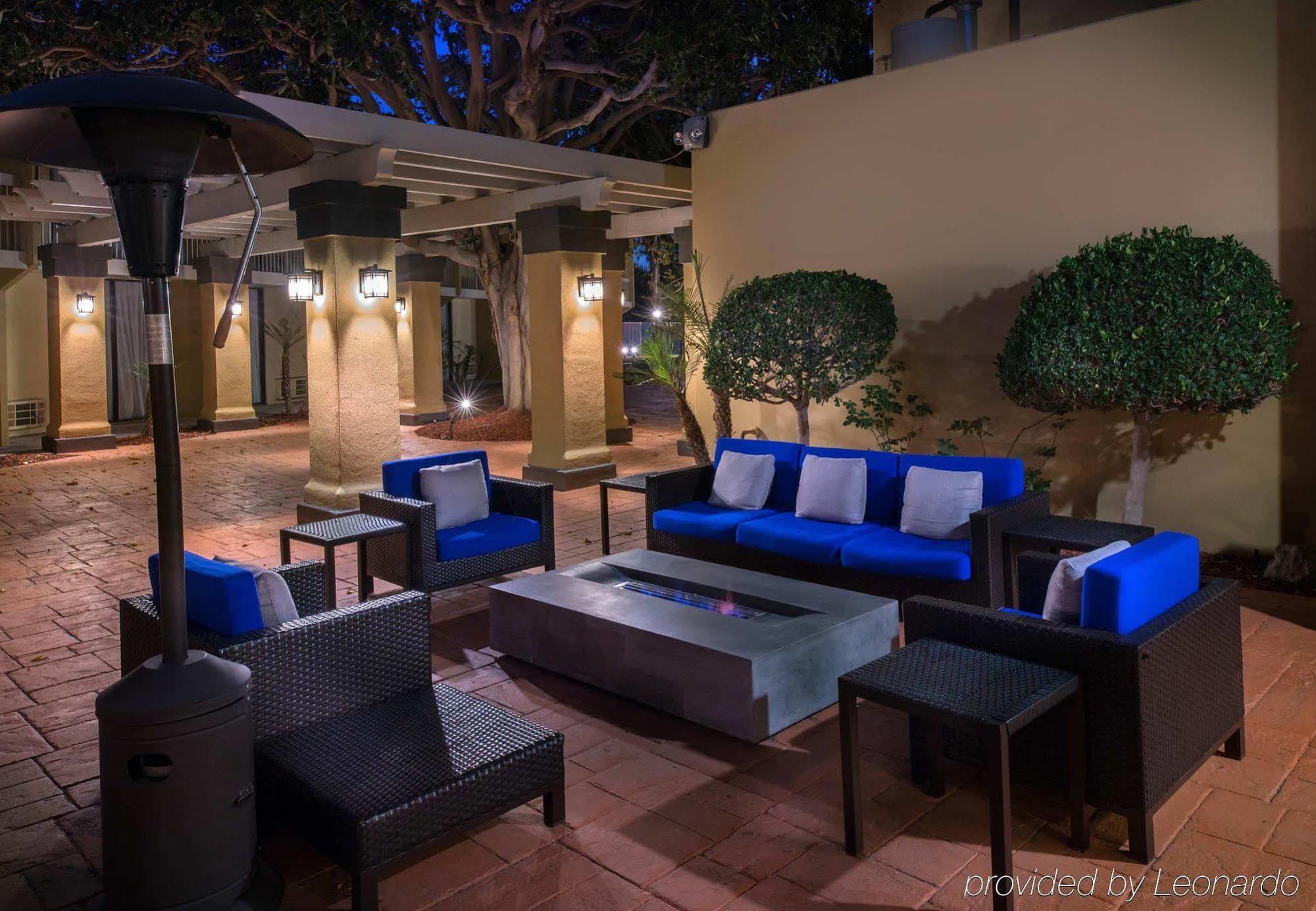 Courtyard By Marriott Oxnard/Ventura Hotel Exterior photo
